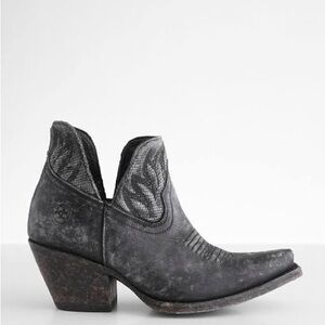 Ariat Hazel Sz 7.5 Women's Distressed Black Ankle Booties